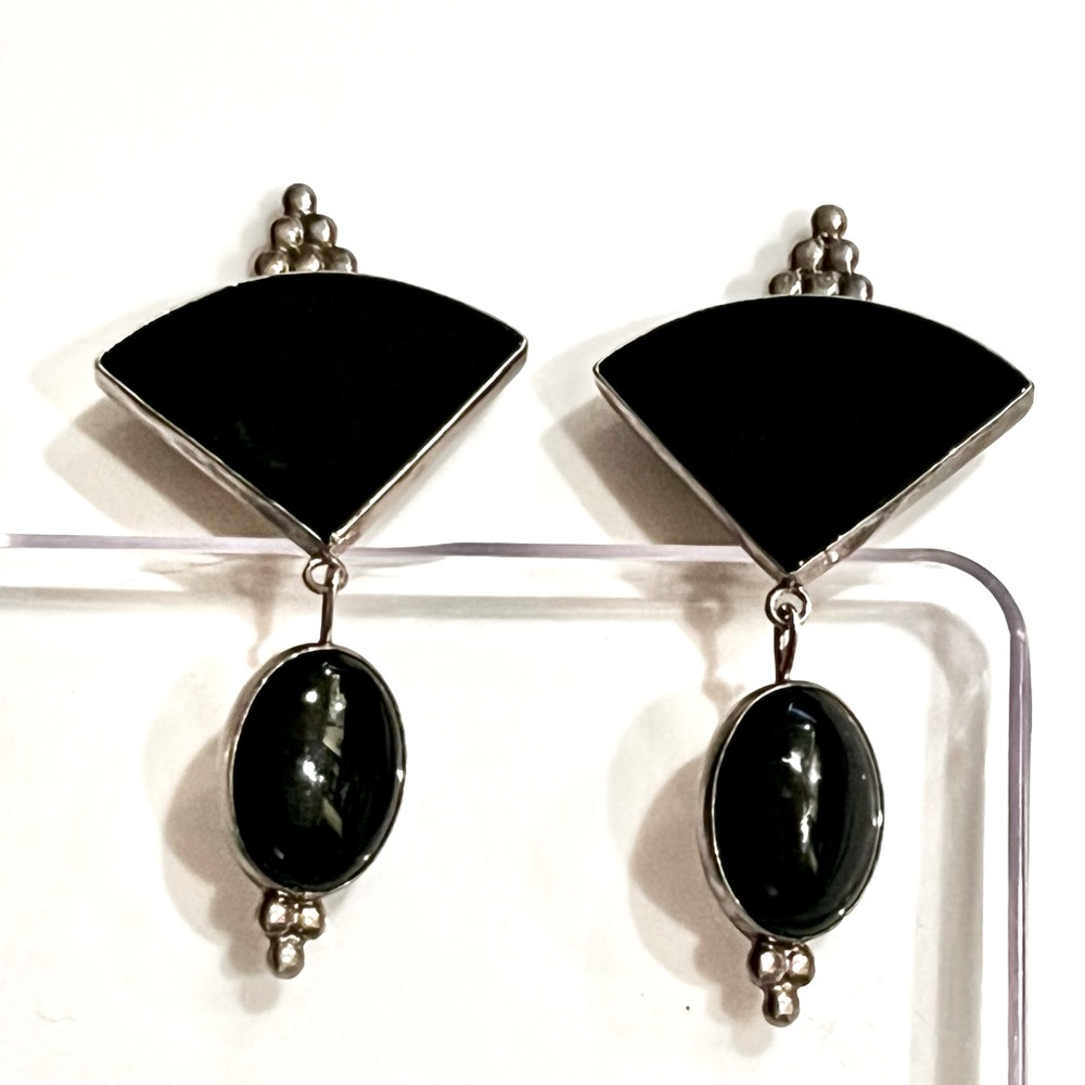 Signed - Sam Lovato, Santa Domingo. Old Pawn Sterling Onyx clip back Earrings